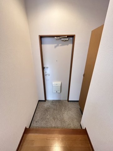 大阪市城東区今福西３丁目の賃貸マンションの玄関