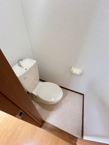 大阪市城東区今福西３丁目の賃貸マンションのトイレ