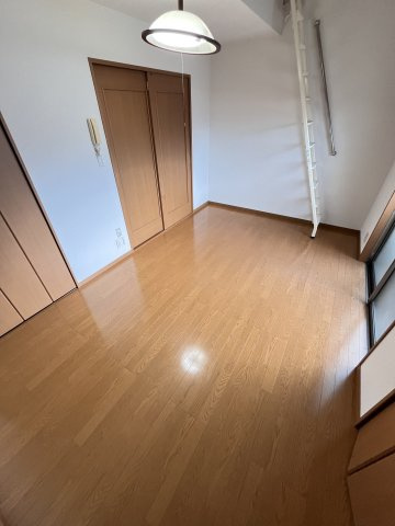 大阪市城東区今福西３丁目の賃貸マンションの寝室