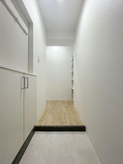 ウスダム・コーヅ池之端ハイツの玄関