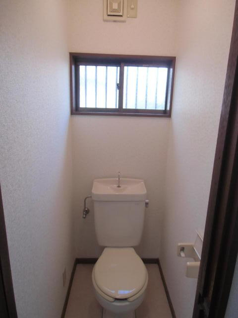 ＤＡＹＯ－国立 のトイレ|コンセント・窓付トイレ