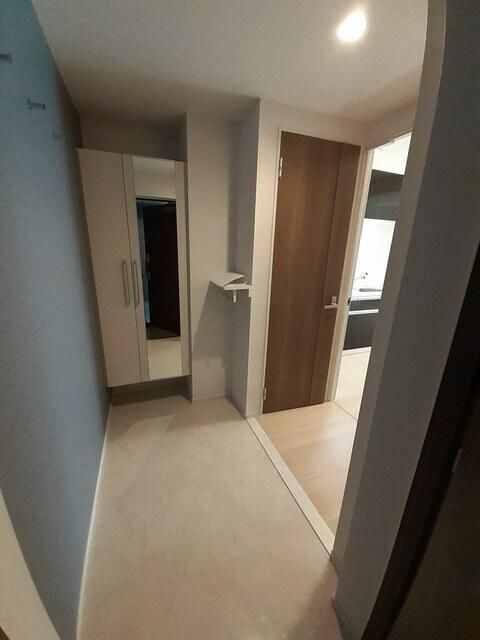 ラ・ポーズ　ゾーの玄関