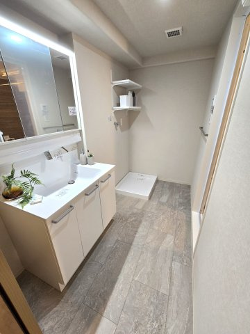 サーパス寺塚の独立洗面台