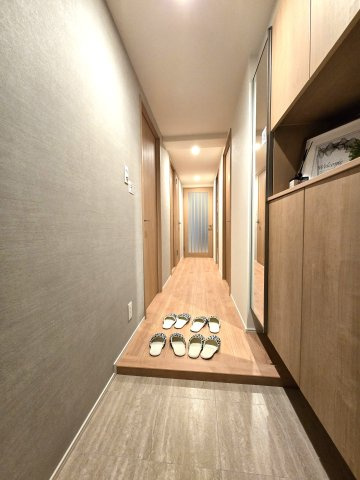 サーパス寺塚の玄関