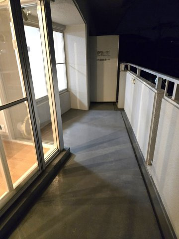 サーパス寺塚のバルコニー