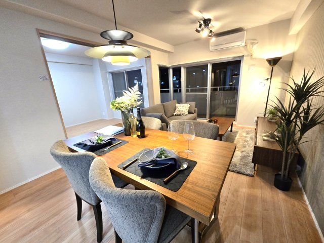 サーパス寺塚の居間・リビング