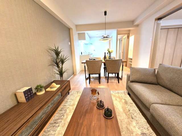 サーパス寺塚の居間・リビング