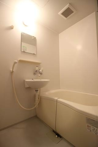 ノーブルコートの浴室|バストイレ別で快適♪