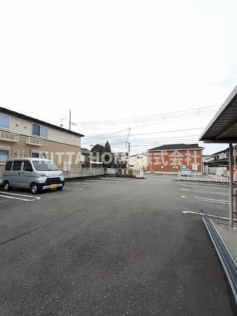 アイビーフラットＡの駐車場|敷地内に駐車場も完備★