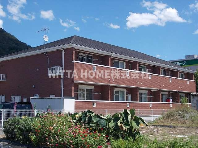 アイビーフラットＡの外観|シンプルで飽きの来ない外観です♪