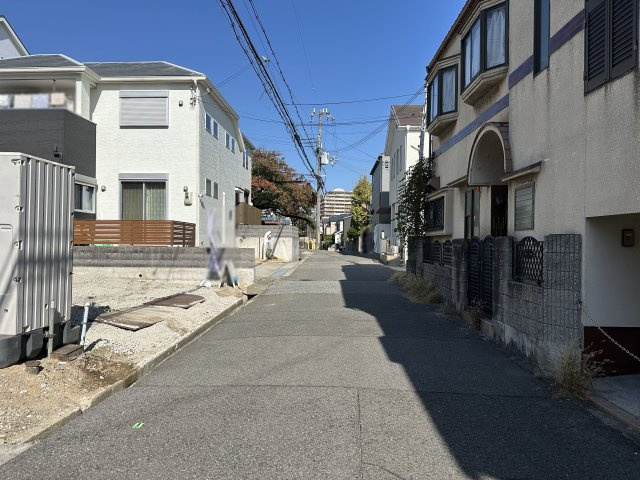 神戸市垂水区霞ヶ丘3丁目新築戸建1号地の前面道路含む現地写真|2025年11月8日撮影