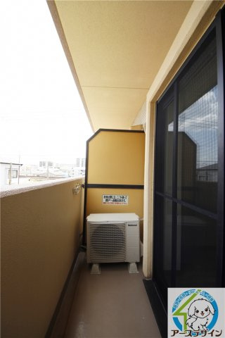 メゾンドアルカディアのバルコニー