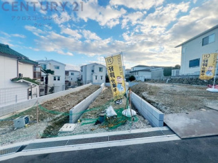令和8年7月完成予定　新築分譲戸建て。現在建築中です。