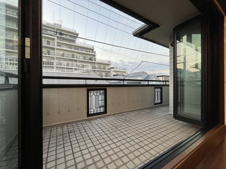 【バルコニー】