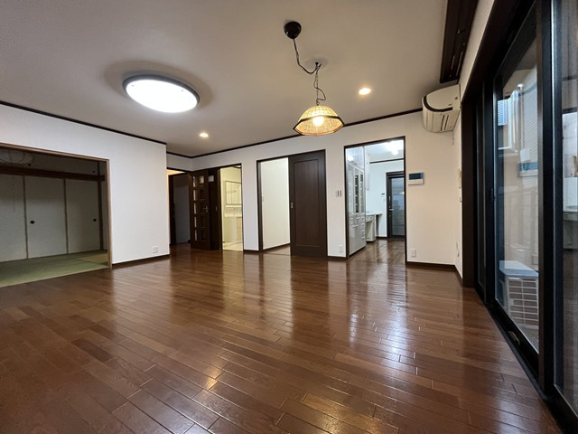 【居間・リビング】