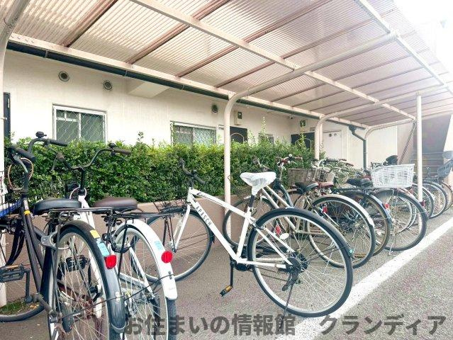 エンゼルハイム鹿浜第6の駐輪場|ドキドキの新生活も、安心してスタート。ぴったりの住まいを見つけませんか？クランディアが一緒に住まい選びをサポートします‼　まずは、お気軽にお問合せください　＃クランディア