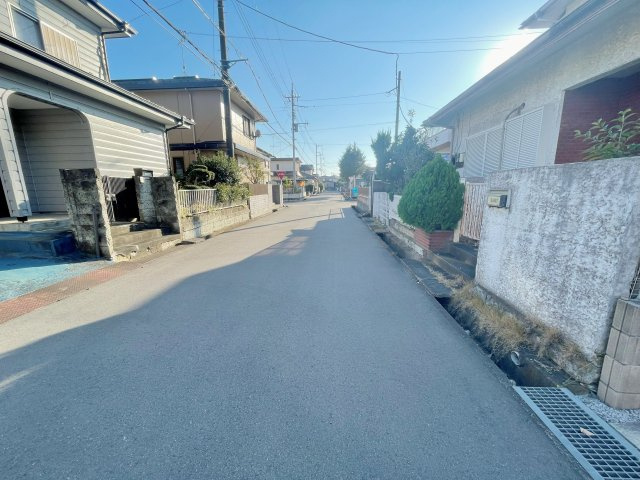 中古住宅・中古戸建　熊谷市上之　成田星宮小学校・富士見中学校の前面道路含む現地写真|閑静な住宅街なのでお散歩や通学なども安心できる環境です♪