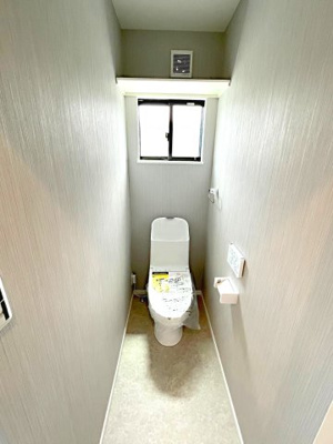 【トイレ】 | 豊中市夕日丘2丁目、新築戸建て♪ | 【同社施工例写真】トイレ♪