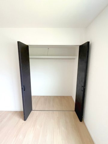 【収納】 | 豊中市夕日丘2丁目、新築戸建て♪ | 【同社施工例写真】収納♪
全居室収納付きなのでお部屋がスッキリ広々！