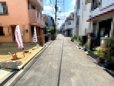 【外観】 | 豊中市夕日丘2丁目、新築戸建て♪ | 【現地写真】
前面道路約4ｍ♪
スーパーや薬局、病院、公園など徒歩約6分圏内！