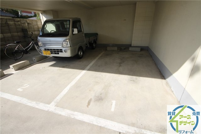 パレス西江井ヶ島の駐車場|※類似部屋
