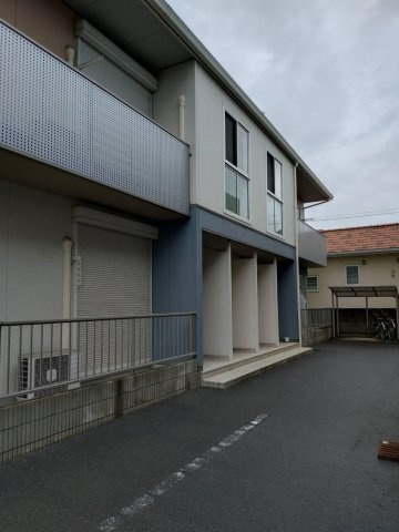 クレセオ西長瀬の外観