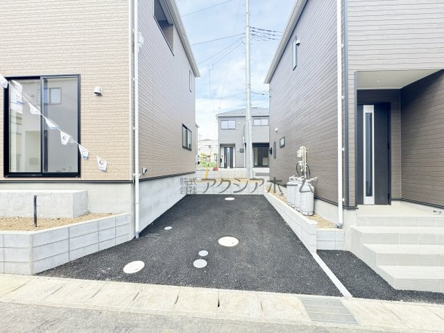 飯能市双柳・全14棟　新築一戸建　12号棟　～LDK16.2帖～の駐車場|駐車場②
