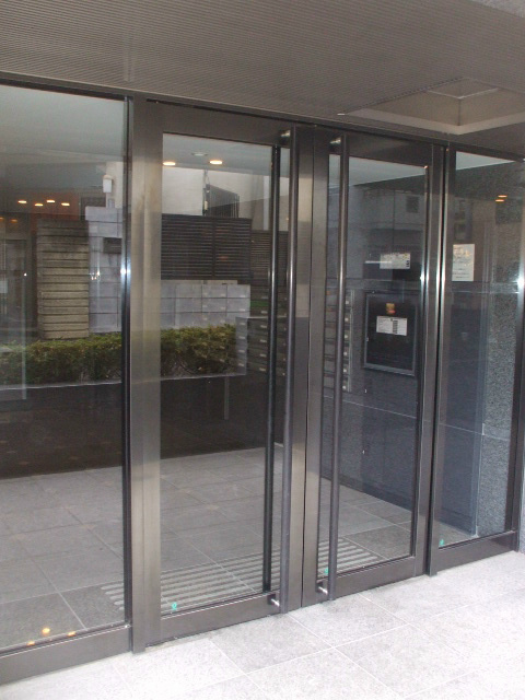 ルーブル高円寺参番館の外観