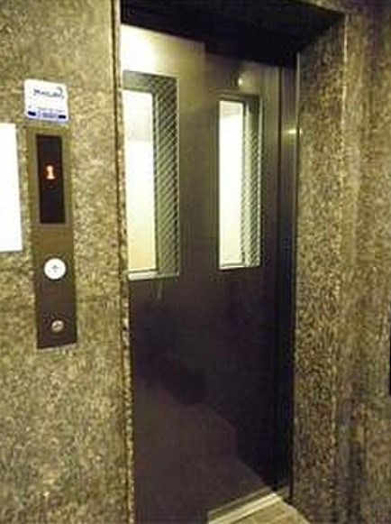 ルーブル西荻窪弐番館の外観