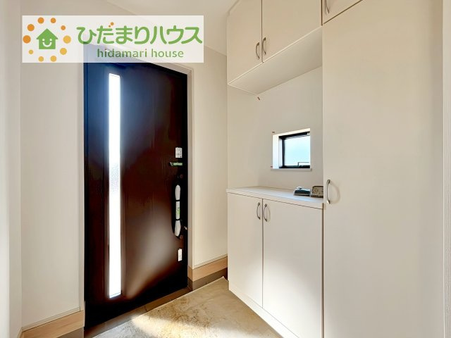 【玄関】 | 土浦市右籾2448番　新築戸建　D号棟 | スニーカーマニアも納得の天井まであるシューズボックス!(^^)!