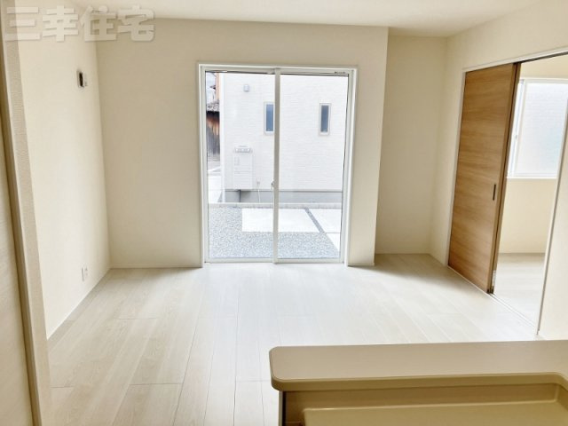 碧南市志貴町の構造・工法・仕様|住まいの安心を支えるベタ基礎工法。耐震性や不同沈下への耐久性に優れ、床下防湿対策にもなるのが特徴です