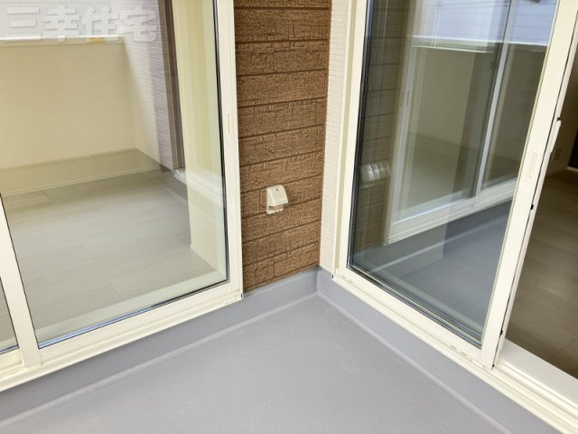 碧南市志貴町のトイレ|トイレは、一階・二階共に洗浄便座を標準装備しています。水量は従来品より約60%カットされていますが、少ない水でもパワフルな洗浄力を実現しています。環境にやさしく、経済的です。