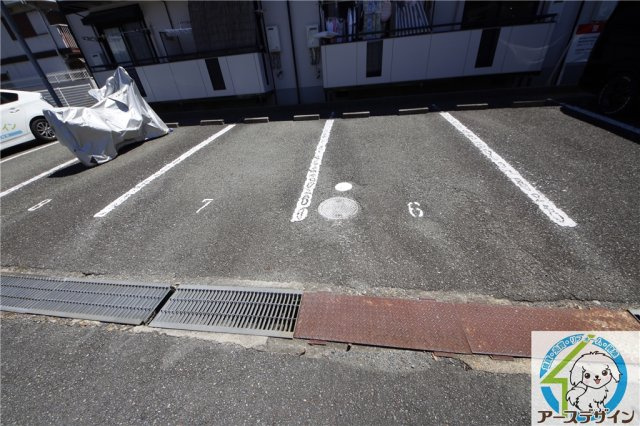 エントピアくるみの駐車場