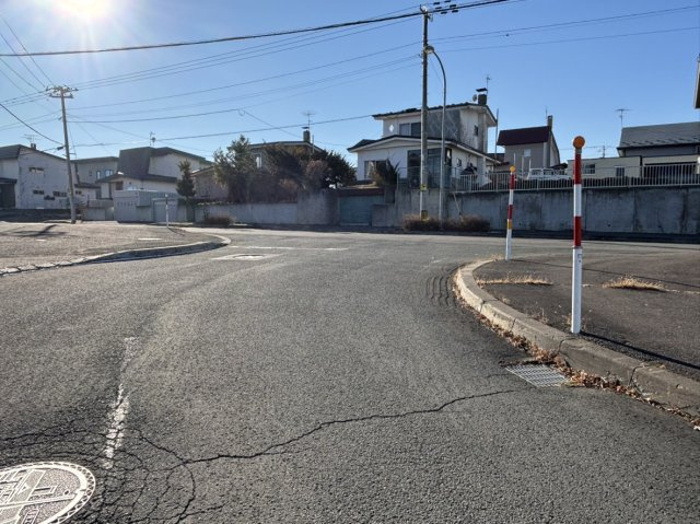 【前面道路含む現地写真】の画像