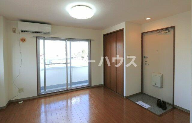 グレーシャーブルーの寝室