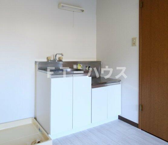 グレーシャーブルーのキッチン