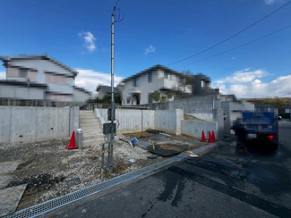 【前面道路含む現地写真】 | 晴美台３丁　新築分譲住宅　全２区画 | 全室収納有！家族の思い出も大切に保管出来て嬉しいですね♪
