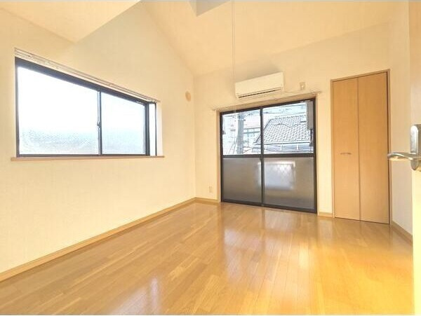 ハルミハイツの居間・リビング