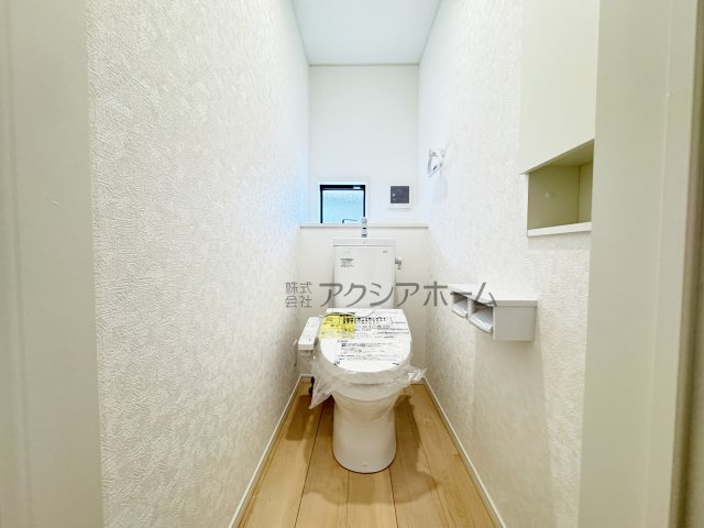 飯能市双柳・全14棟　新築一戸建　13号棟　～LDK16.2帖～のトイレ