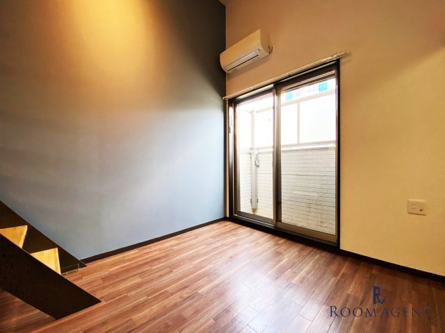 Creo栄生伍番館の居間・リビング