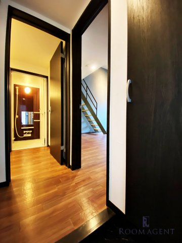 Creo栄生伍番館の玄関