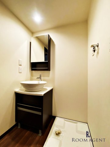 Creo栄生伍番館の洗面所