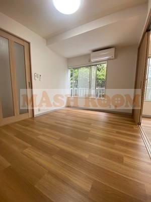 日信コーポの居間・リビング