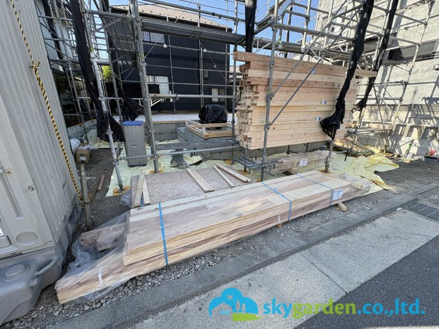 茅ヶ崎市南湖6期　全1棟1号棟の駐車場|令和7年１１月３０日撮影
車種により２台駐車可能