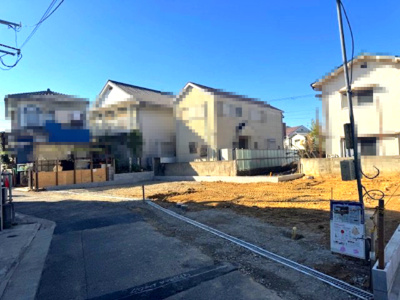 【前面道路含む現地写真】 | GRAFARE堺市堀上緑町3期 | カースペース並列3台分有り(車種による)。（2025年11月撮影）