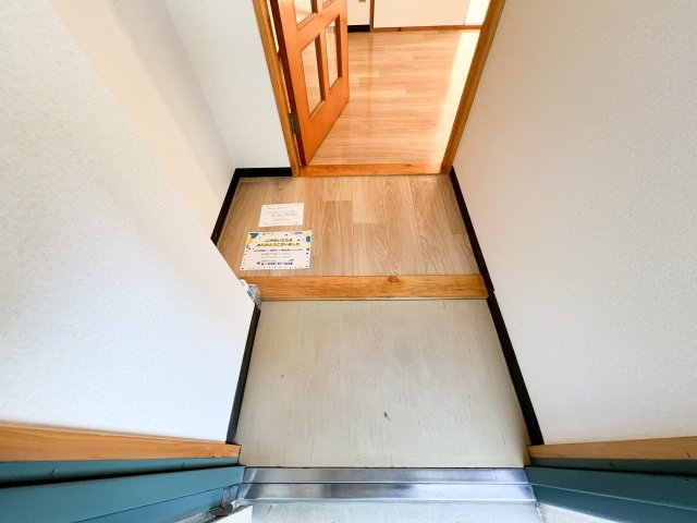 岡林マンションの玄関