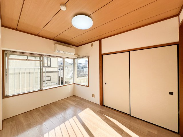 岡林マンションの洋室