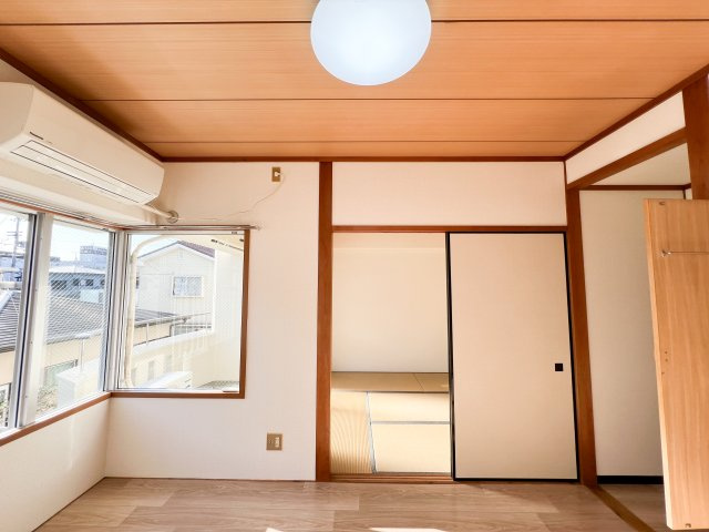 岡林マンションの洋室