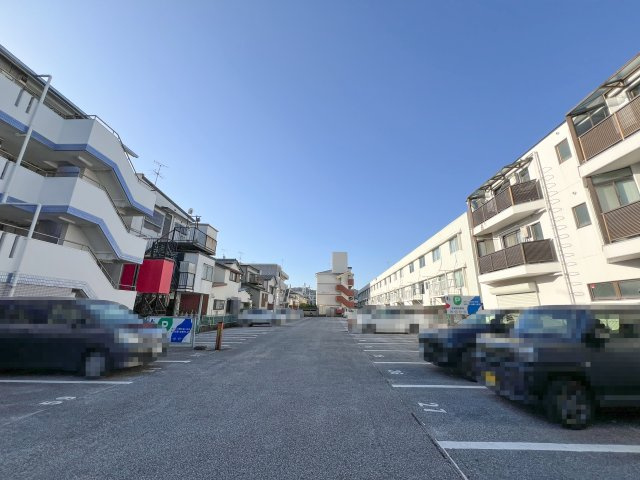 岡林マンションの駐車場