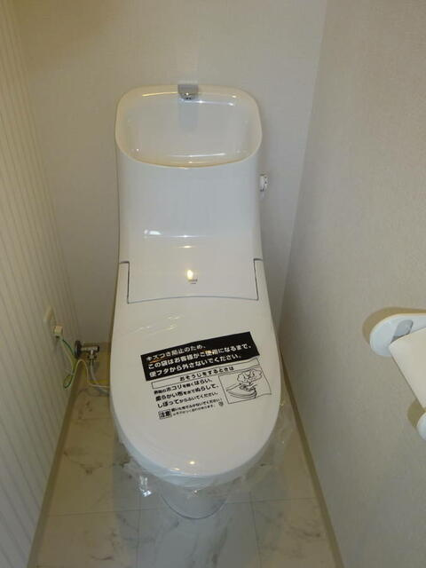 川崎市多摩区三田１丁目の賃貸マンションのトイレ